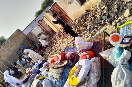 Home Use Things Distributed in Flood Area in Sindh